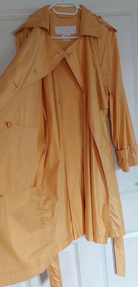 Vintage Escada Margaretha Ley Trenchcoat Nylon 42 Gelbgold in Blankenfelde-Mahlow