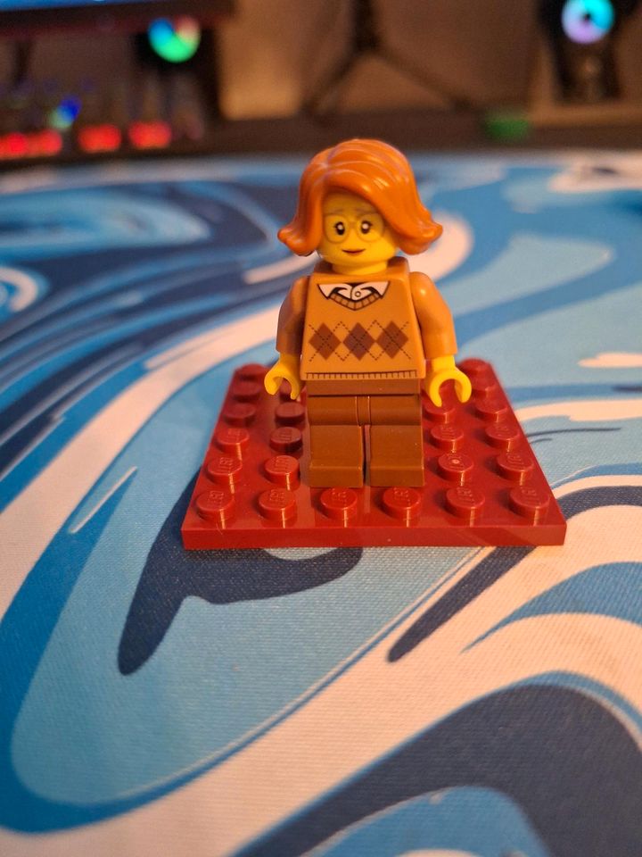 Lego City Minnifigur Frau in Koblenz