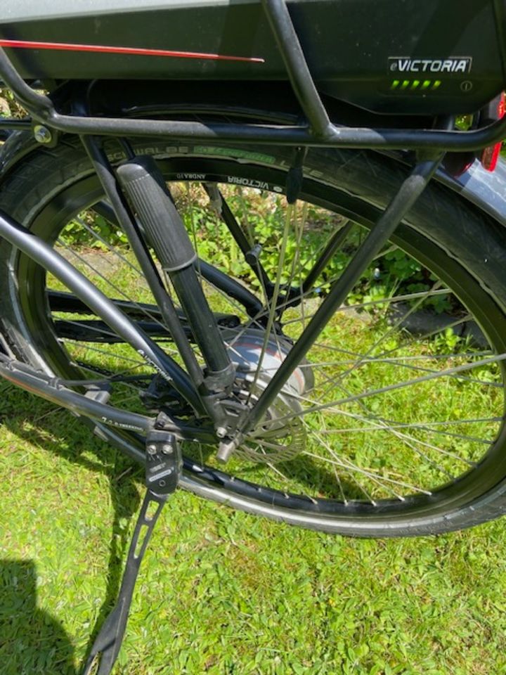 E-Bike Damenrad, tiefer Einstieg, Marke Victoria in Kreuztal