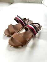 Tommy Hilfiger Sandalen Leder in braun Gr.37 Bayern - Poing Vorschau