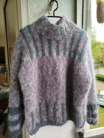 Selbstgestrickter hübscher Mohair Pullover 38-40 Nordrhein-Westfalen - Hilden Vorschau