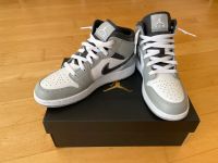 Air Jordan 1 Mid Light Smoke Grey Anthracite, 39, US 6,5 Baden-Württemberg - Öhringen Vorschau