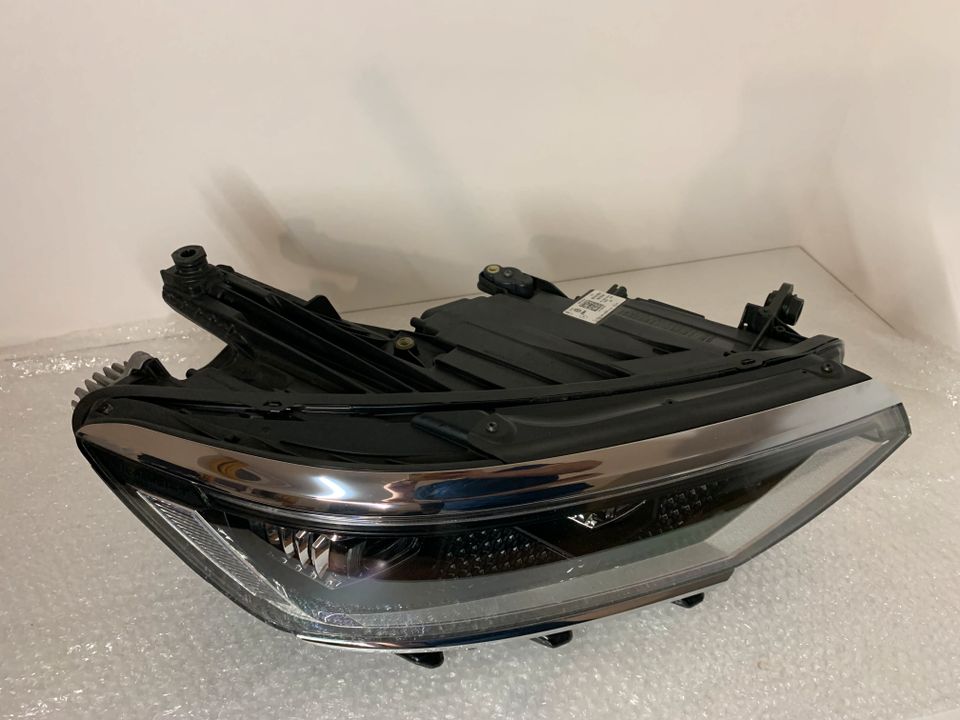 VW Passat B8 Scheinwerfer 3G1941082P Full LED Rechts Headlight in Grasleben