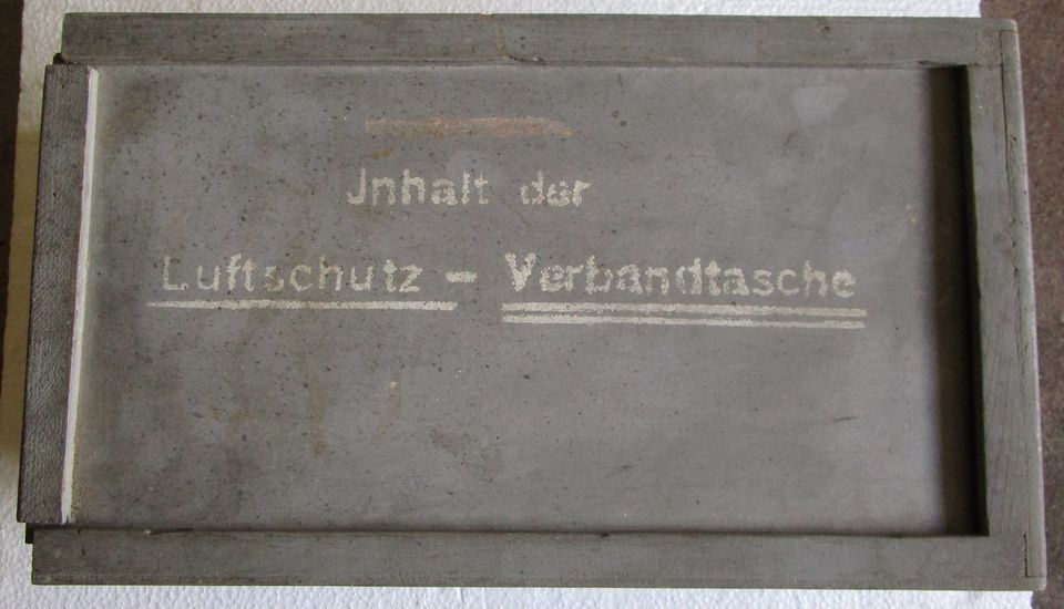 Luftschutz-Verbandtasche in Kämpfelbach