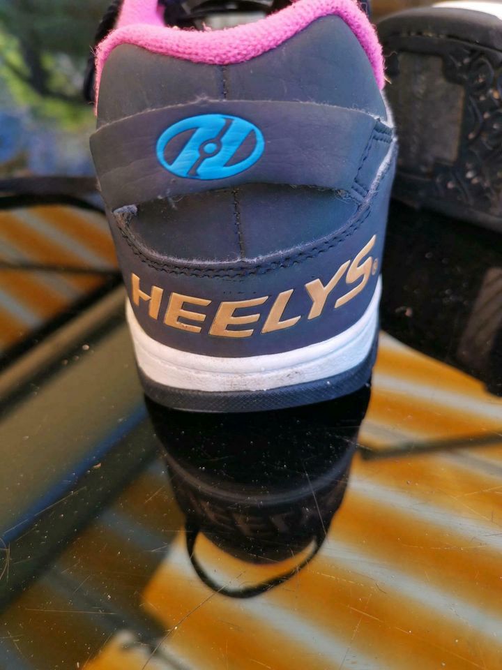 Heelys, Sneaker mit Rollen 39 in Darmstadt