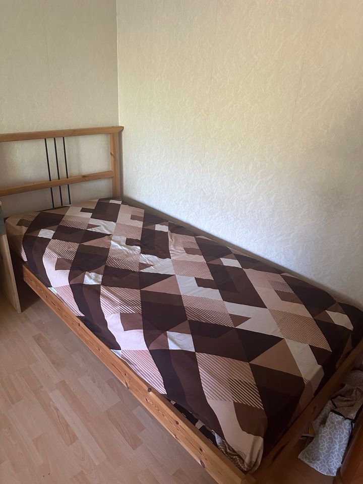 Bett mit mattress 90*200 in Schweinfurt