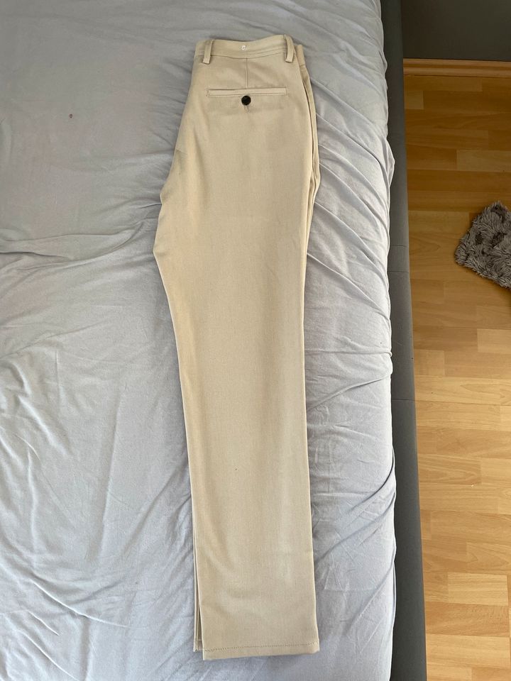 Verkaufe Beige Chino Hose ( ein Mal getragen) Größe 38 in Bielefeld