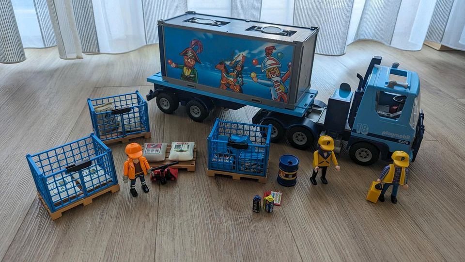 PLAYMOBIL LKW 4447 Sattelschlepper mit viel Zubehör (selten) in Frohburg