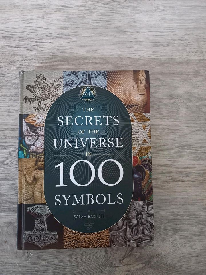 Secrets of the universe in 100 symbols Buch Neu in Essen