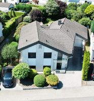 Stilvolles Einfamilienhaus mit architektonischer Finesse, wunderschönem Garten und Garage in ruhiger Ortsrandlage von Burscheid Nordrhein-Westfalen - Burscheid Vorschau