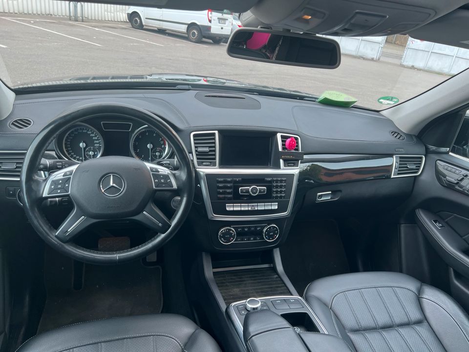 Mercedes GL 450 in Esslingen