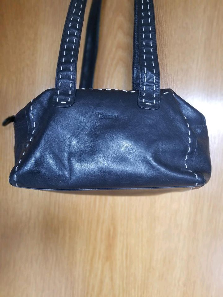 Handtasche schwarz in Dörentrup