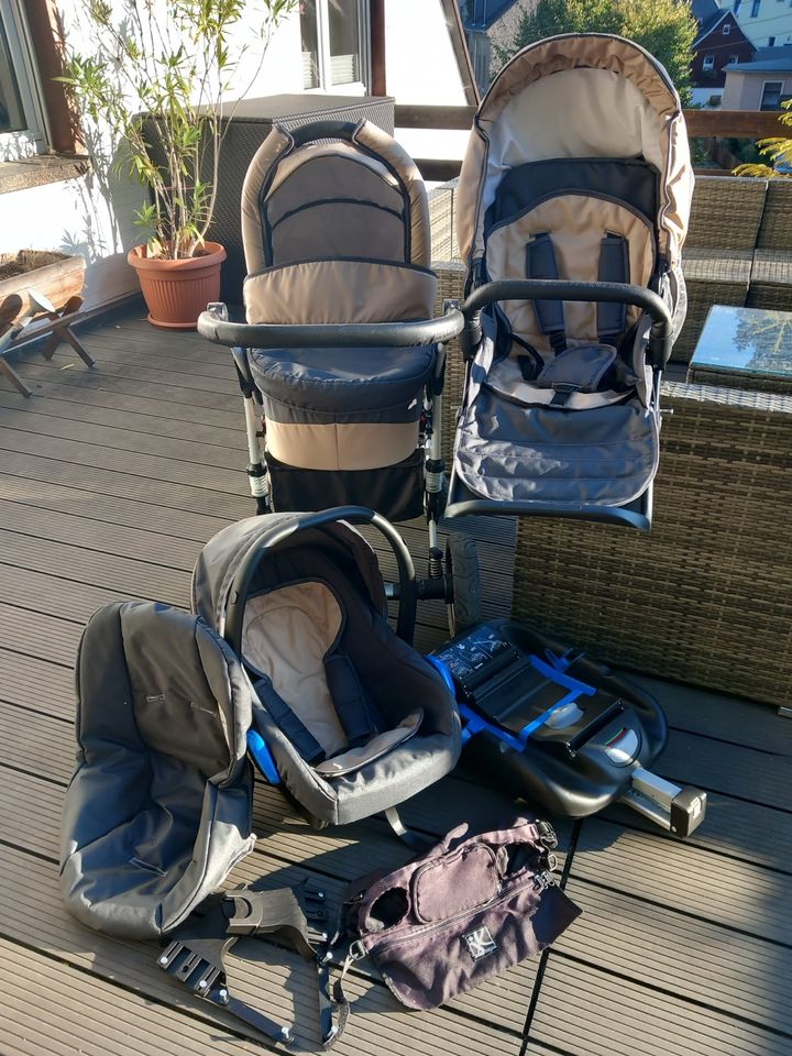 Kinderwagen Buggy Babyschale und ISO Fix System in Annaberg-Buchholz