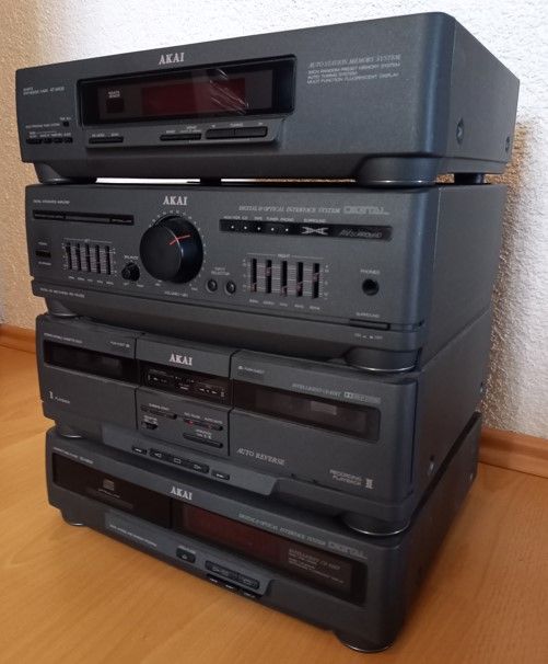 AKAI Stereo-Kompakt-Anlage, Doppel-Cassette, CD, Fernbedienung in Nieder-Olm