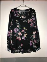 Wunderschöne Bluse Tunika Viscose Gr.46/48 Blumen Luftig Yessica Bayern - Treuchtlingen Vorschau
