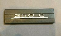 Mercedes Benz Coupe W114 W115 250 C Emblem Radioblende Kreis Ostholstein - Stockelsdorf Vorschau