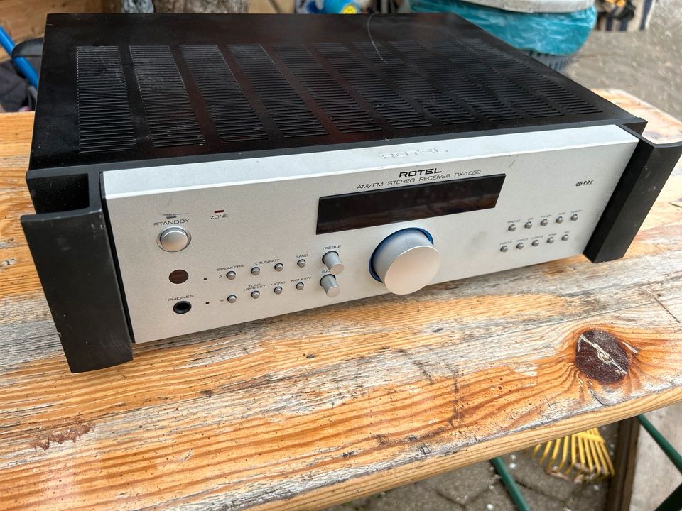 Rotel RX-1052 Stereo Receiver in Schenefeld