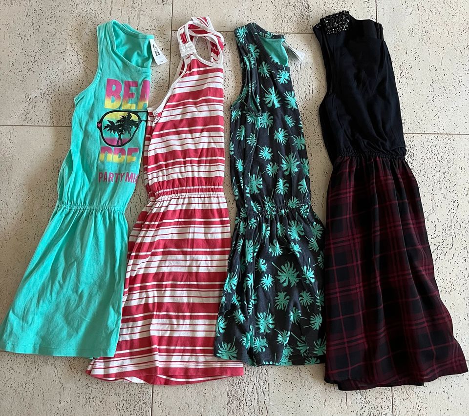 4 Sommer Kleider für Mädchen Gr. 134 in Neuenkirchen