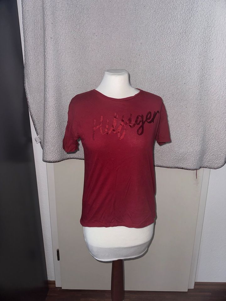 Tommy Hilfiger T-Shirt Gr.164 in Filderstadt