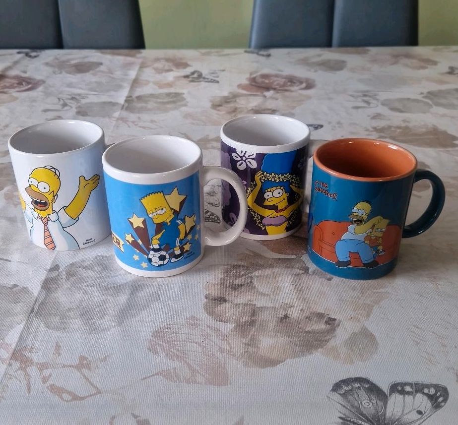 4 verschiedene Tassen von "The Simpsons" in Fulda