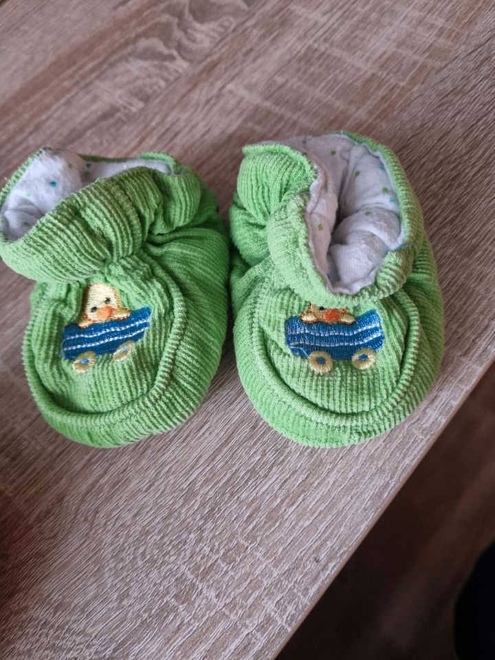 Babyschuhe verschiedene in Carinerland