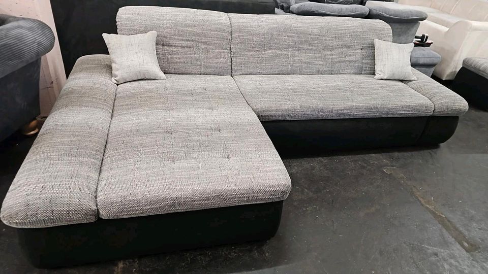 Ecksofa, Couch mit Schlaffunktion in Offenbach