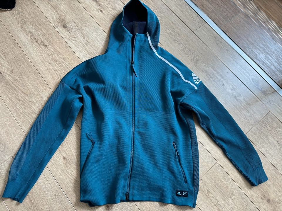 ADIDAS Parley Sweatjacke / Trainingsjacke Größe L in Edewecht - Friedrichsfehn