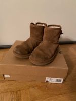 Ugg Mini gr 32,5 mit Schleife beige Mädchen Nordrhein-Westfalen - Euskirchen Vorschau