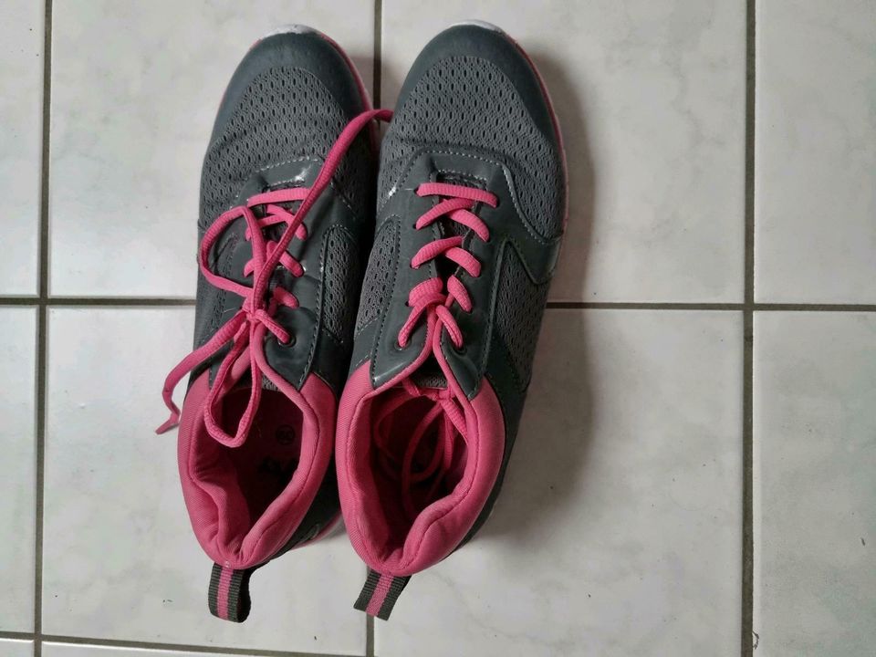 Victory Turnschuhe Sneaker Grau pink Gr. 39 in Eschenburg