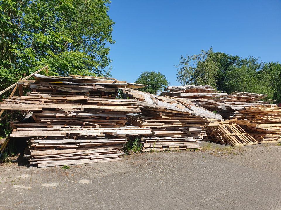 Holz Bauholz Kaminholz kostenlos in Verden