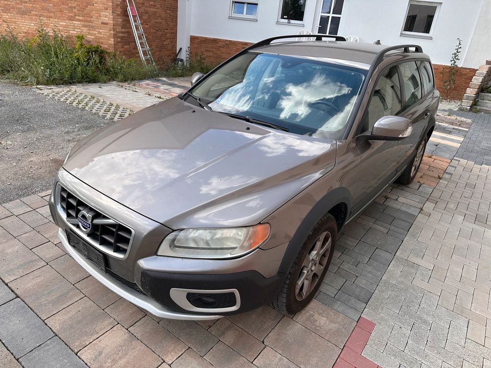 Volvo Xc70 Momentum AWD Neu tüv in Peine