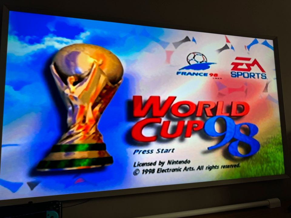 Nintendo 64 N64 Spiel World Cup 98 in Hamburg