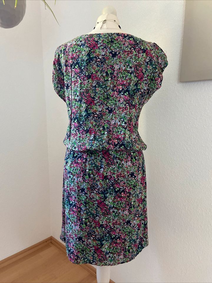 Esprit Kleid 38 super in Rotenburg