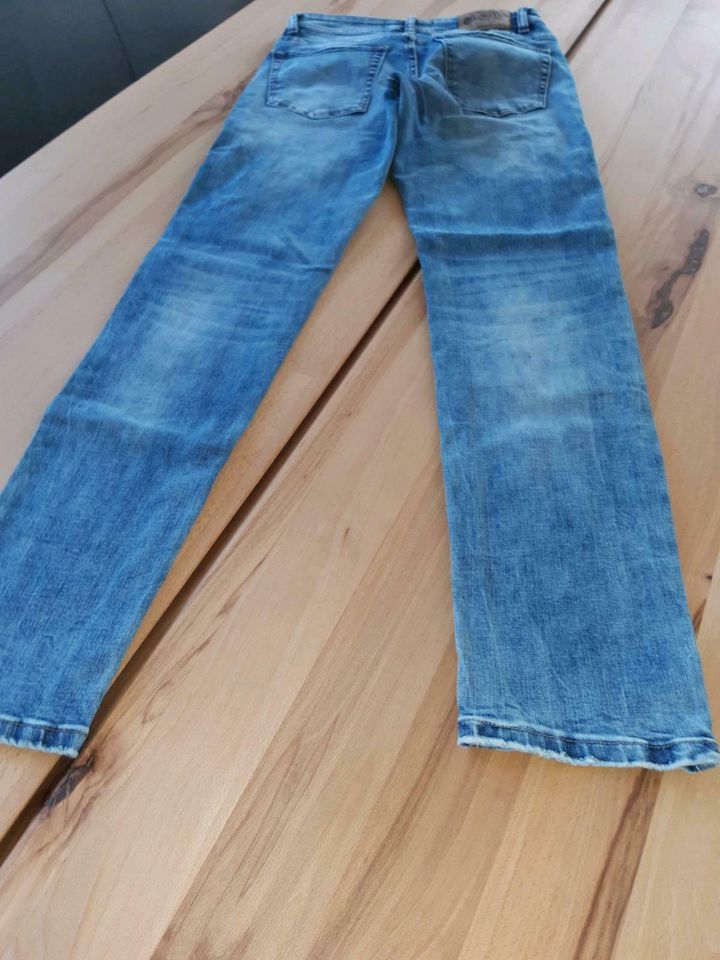 Jeans SAVVY Gr. 28/32 in Rötz