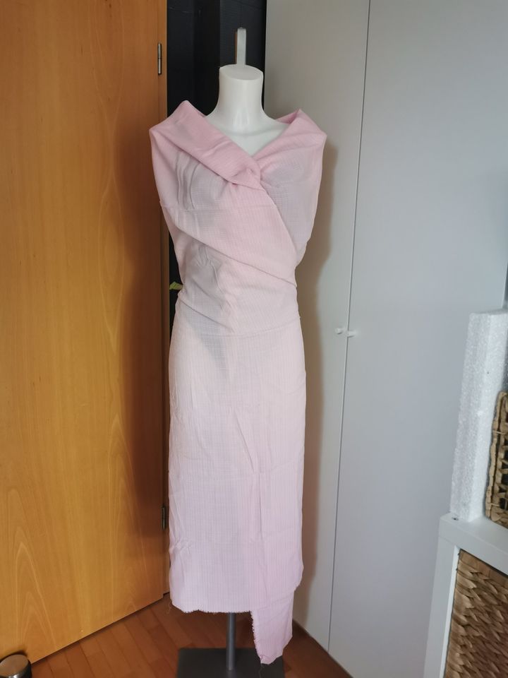 Blusen/Kleiderstoff B 140cm L 140cm rosa in Ludwigsau