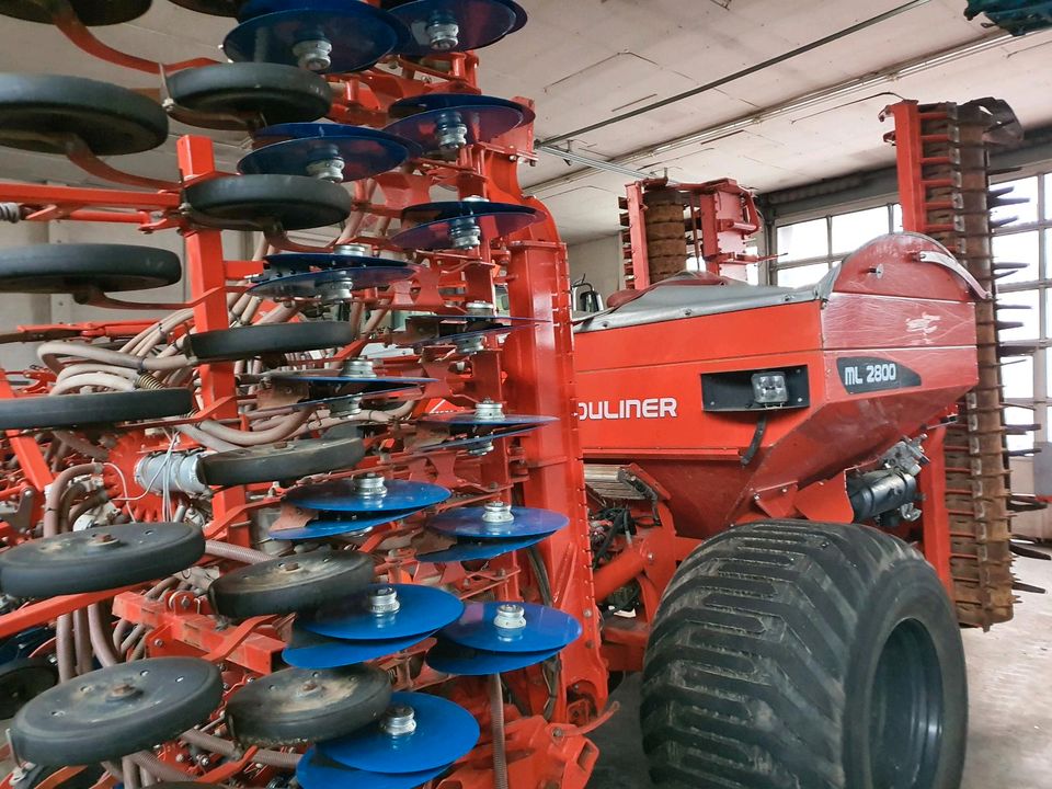 Kuhn Moduliner 6 mtr Kreiselegge Drillmaschine gezogen in Brackenheim