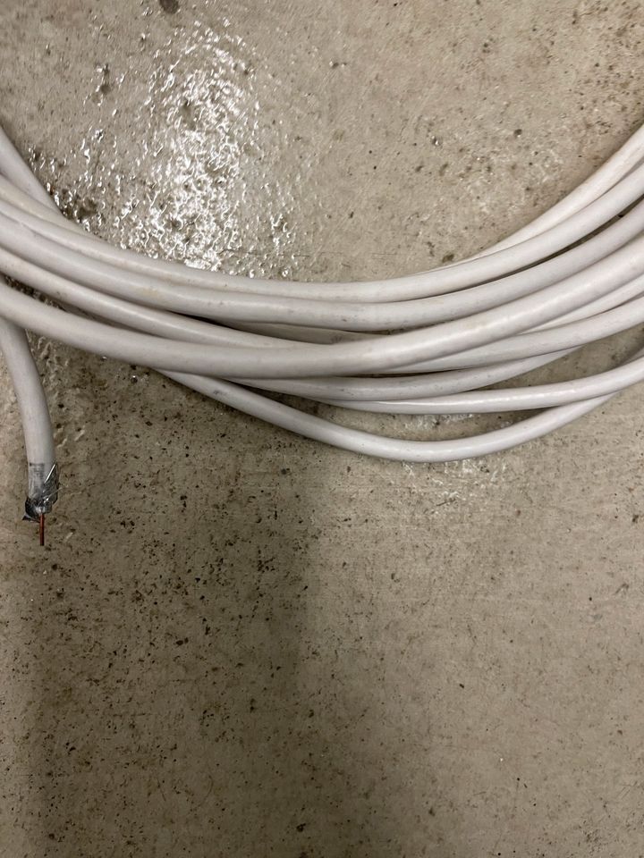 Fernseher Kabel uber 7 Meter  und Internet in München