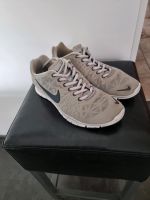 Nike Schuhe Gr 39 Nordrhein-Westfalen - Kerpen Vorschau