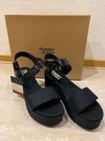 Tommy Jeans Sandalen Plateauschuhe Gr. 40 dunkelblau Brandenburg - Potsdam Vorschau