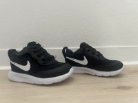 Nike Sneaker Schuhe Kinder Baby 21 schwarz Nordrhein-Westfalen - Hövelhof Vorschau