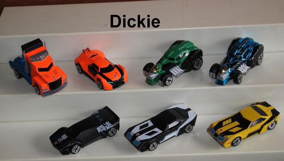 Diverse Spielzeugautos ~ Matchbox HotWheels / Dickie in Hürth