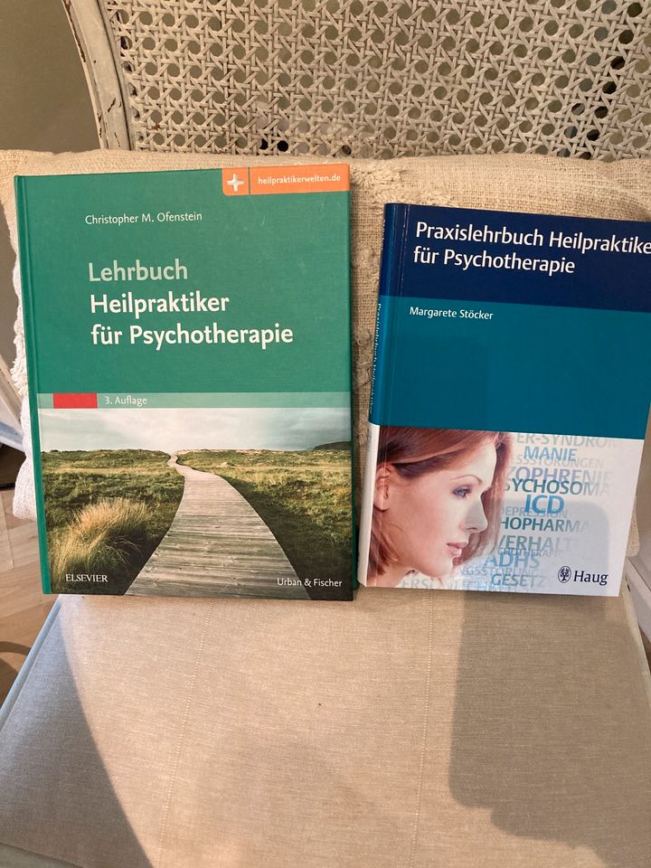 Heilpraktiker Psychotherapie Bücher wie neu Lehrbuch in Königswinter