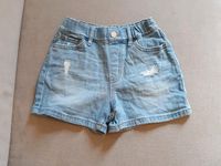 Shorts Jeans Mädchen Gr. 110 Uniqlo München - Untergiesing-Harlaching Vorschau