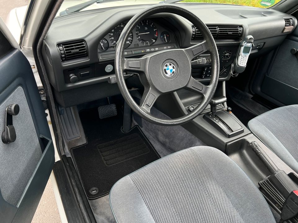 BMW e30 320i Limousine TÜV 02/2026 in Idar-Oberstein