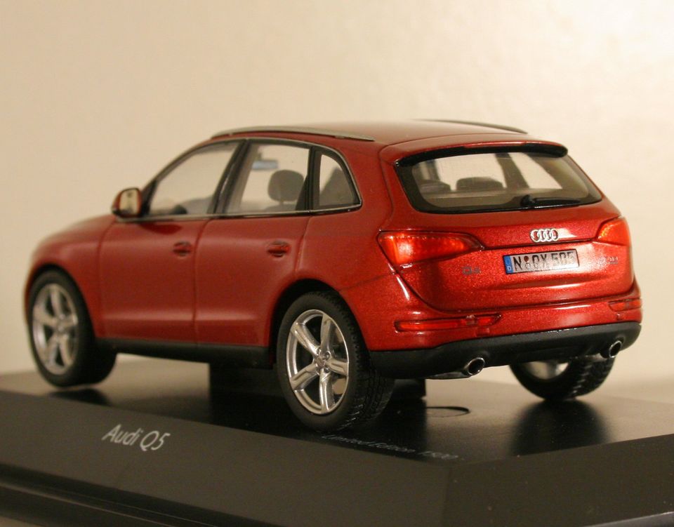 Schuco 07232 Audi Q5 granitrot Limitiert 1500 Stück neu OVP. in Mansfeld
