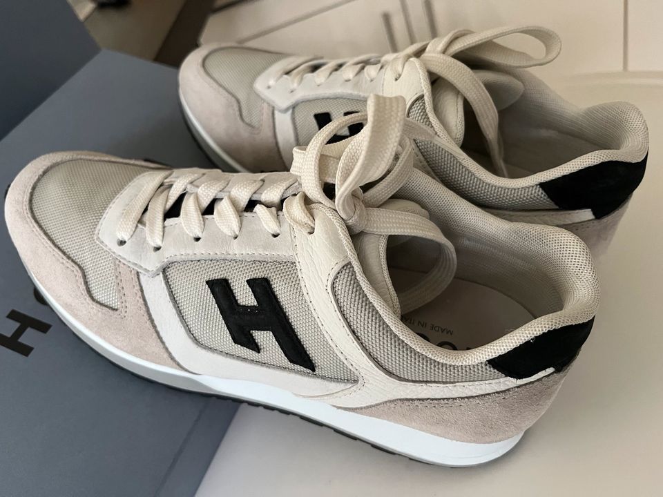 HOGAN Herren Sneaker grau/weiss Gr. 41/7 in Essen