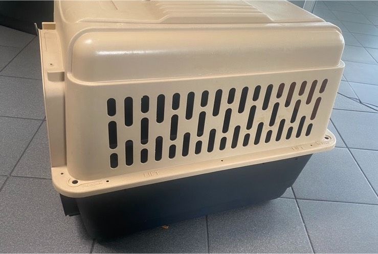 Hundebox - Transportbox - Flugzeugbox - 65x75x49 in Kassel