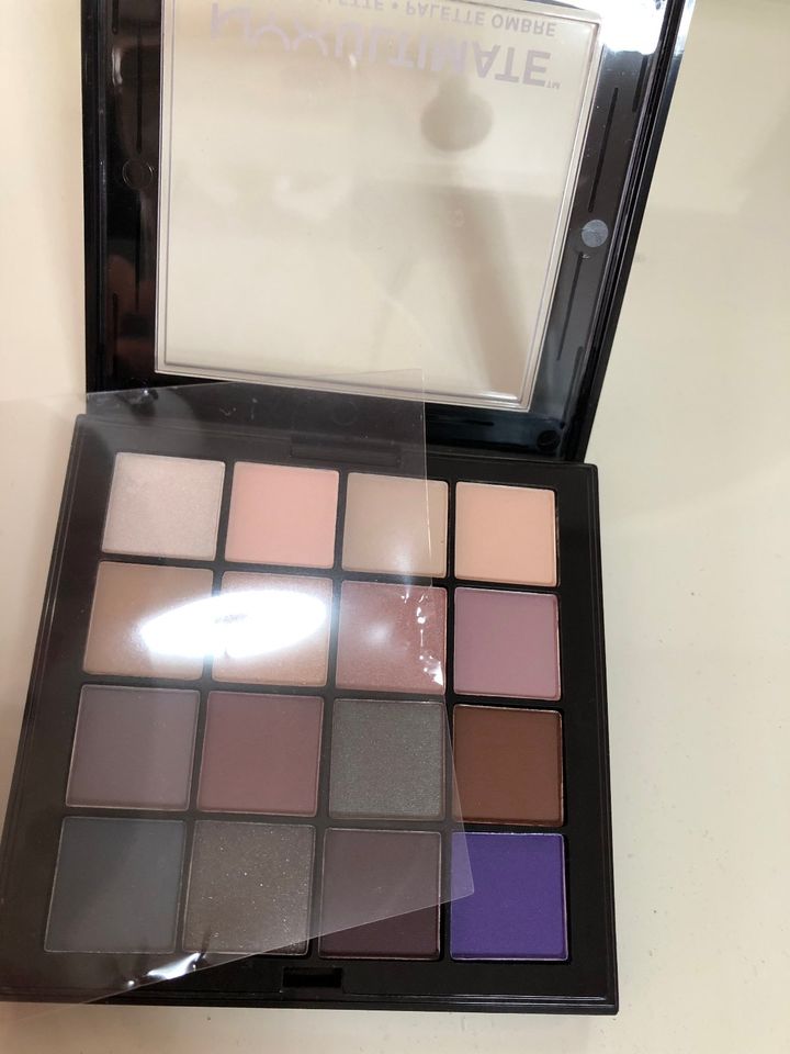 NYX Liedschatten Palette in Leimen