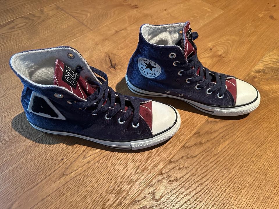 Converse AC/DC Angus Young Chucks - Neuwertig Gr 5 in  Ludwigsvorstadt-Isarvorstadt - Isarvorstadt | eBay Kleinanzeigen ist jetzt  Kleinanzeigen