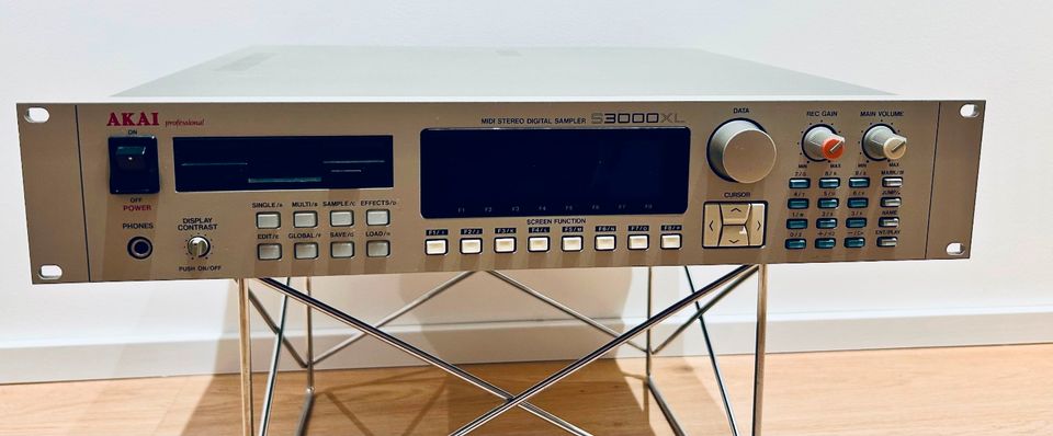 AKAI S3000XL Midi-Stereo Digital Sampler -  TOP Zustand in Sentrup